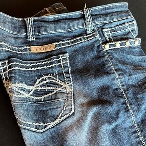 Cowgirl Tuff don’t fence me in pearls dark wash bootleg jeans